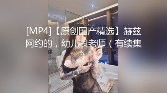 新片速递真实偷拍《城中村养生馆》老板娘诱惑来店里按摩的客人免费给他们做性服务，貌似被年轻小哥无套内射