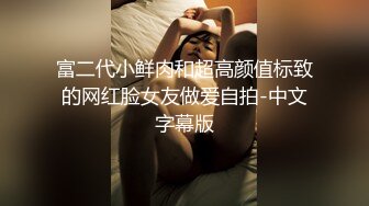 在教室给我口交，突然起身发现我在拍，吓我一跳