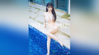 [MP4/ 895M] 大屌老公女上位暴力无套打桩颜值老婆，再换个体位后入操逼