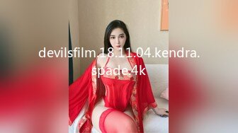 推特92万粉丝，极品波霸女神【九儿温柔妹妹】999元定制，巨乳肥臀三姐妹酒吧狂欢