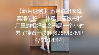 女女 跟我抢厕所 我只能尿杯子了 满满一大杯让岛国女友一口干了 假道具插女友白虎粉逼