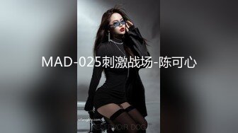 外购2K原版！商业街公共女厕近景后位偸拍超多少女少妇熟女大小便，眼镜少妇干燥菊花都拉出来了