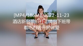 商城精选跟随抄底几个高颜值美眉 都是性感好屁屁 气质眼镜美眉貌似跟没穿内内一样